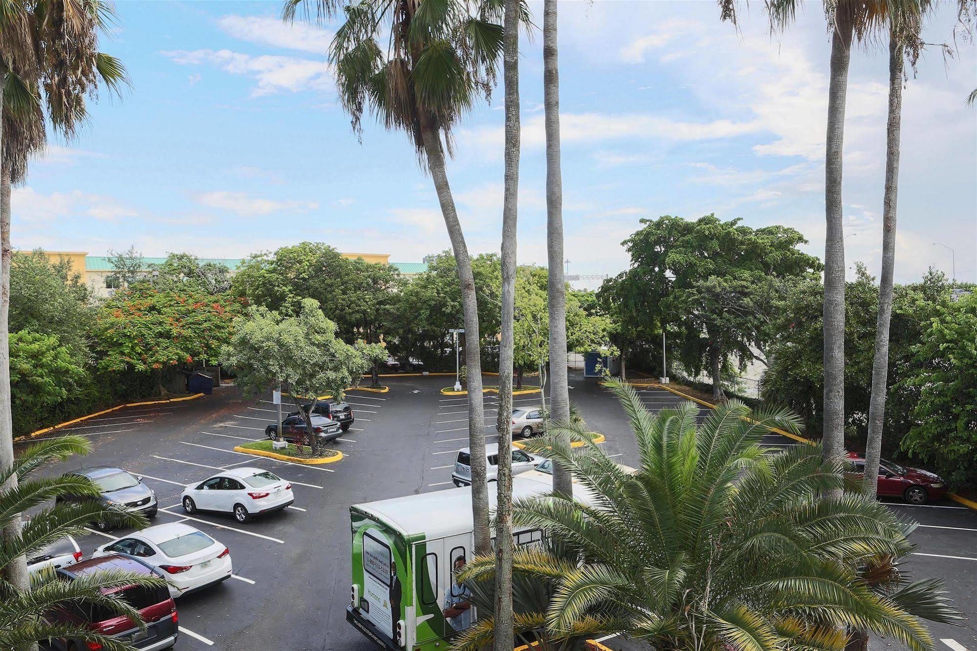 Motel 6-Cutler Bay, Fl Buitenkant foto